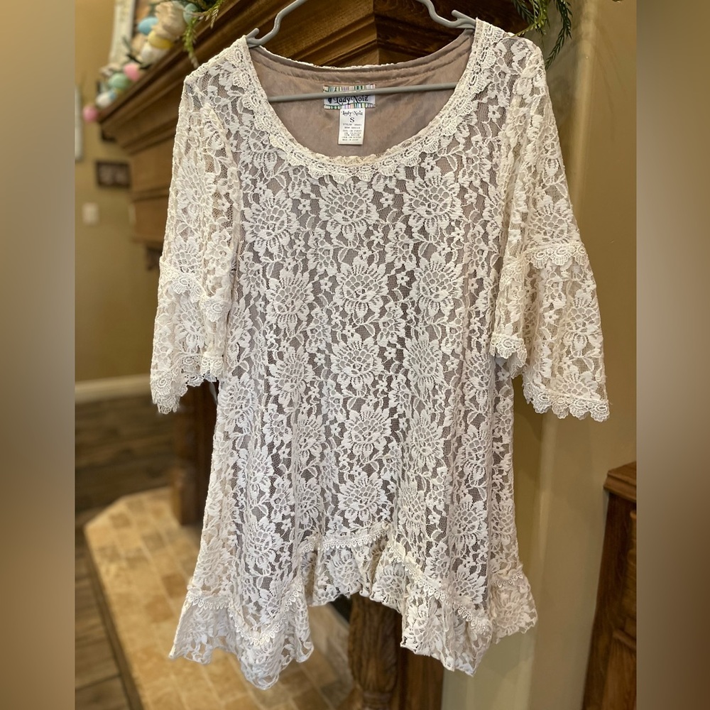 Lady Noiz cream lace